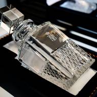 Belgický král myslel na prezidentův pitný režim luxusní karafou.