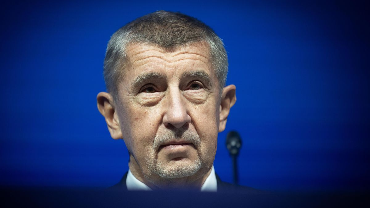 Mimochodem, mám večeři s Macronem, pochlubil se na sněmu Babiš