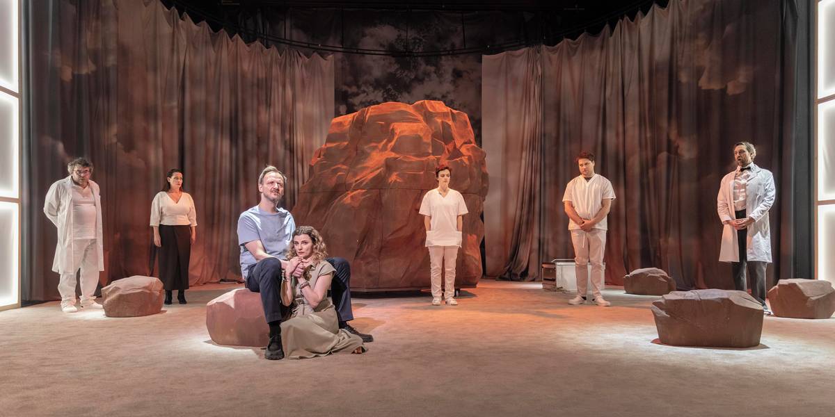  Zničit v Divadle Komedie