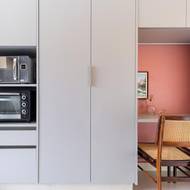 Součástí rekonstrukce byla i výroba nábytku na míru.