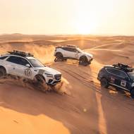 Vedle modelů GV70 a GV80 s různými doplňky vidíme i menší model GV60 na pásech.