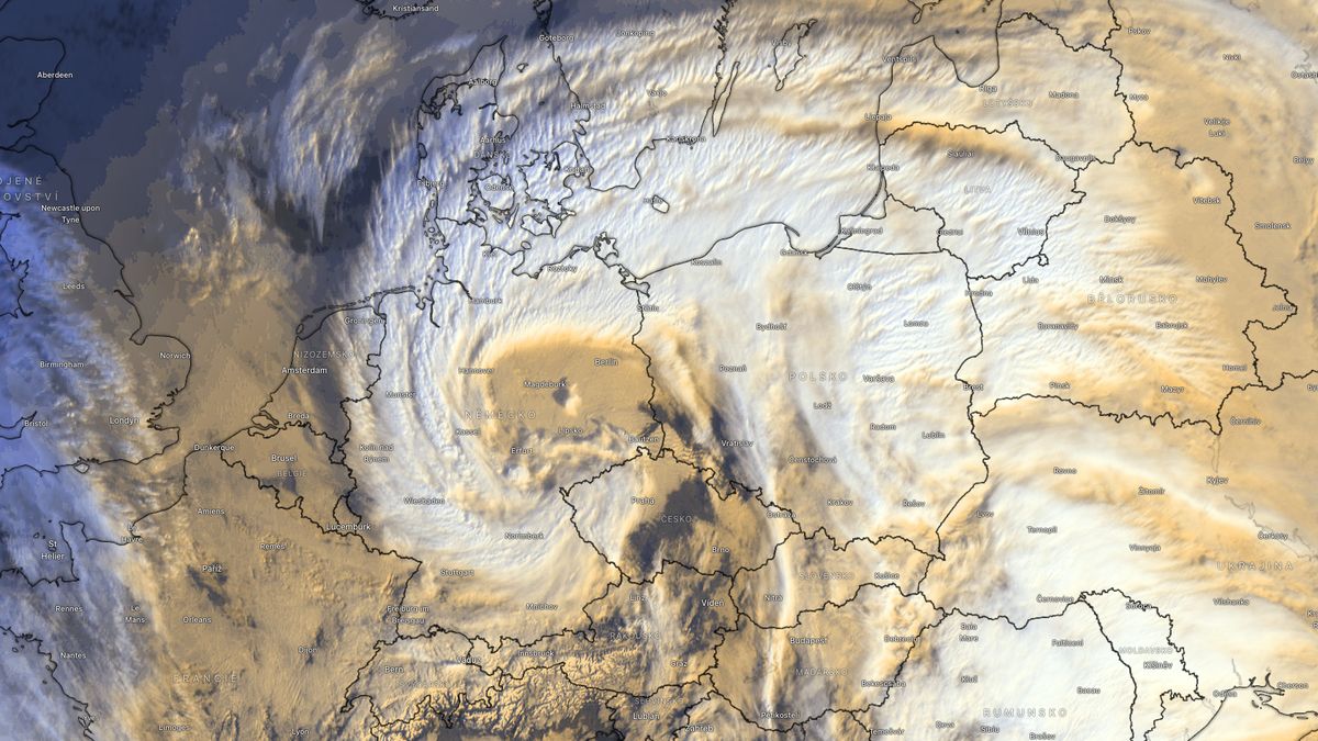 Sníh a ledovku přinesla do střední Evropy ukázková tlaková níže