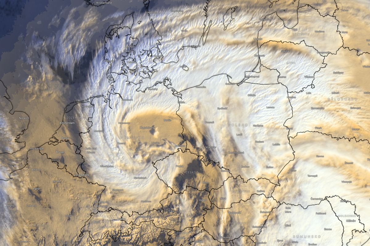 Sníh a ledovku přinesla do střední Evropy ukázková tlaková níže
