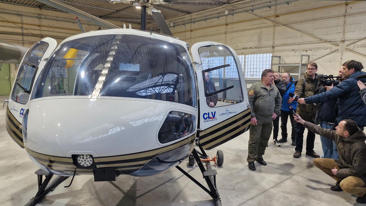 Výcvik pilotů vrtulníků pro armádu se přesouvá z Pardubic do Bochoře u Přerova