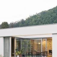 Obyvatelé mají k dispozici i malé ohniště. 