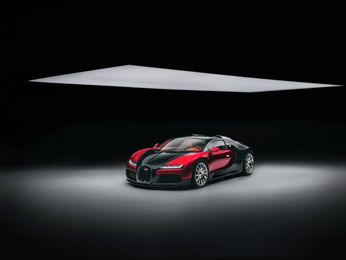 Bugatti F.K.P. Hommage je poctou modelu Veyron, který se začal vyrábět před 20 lety.