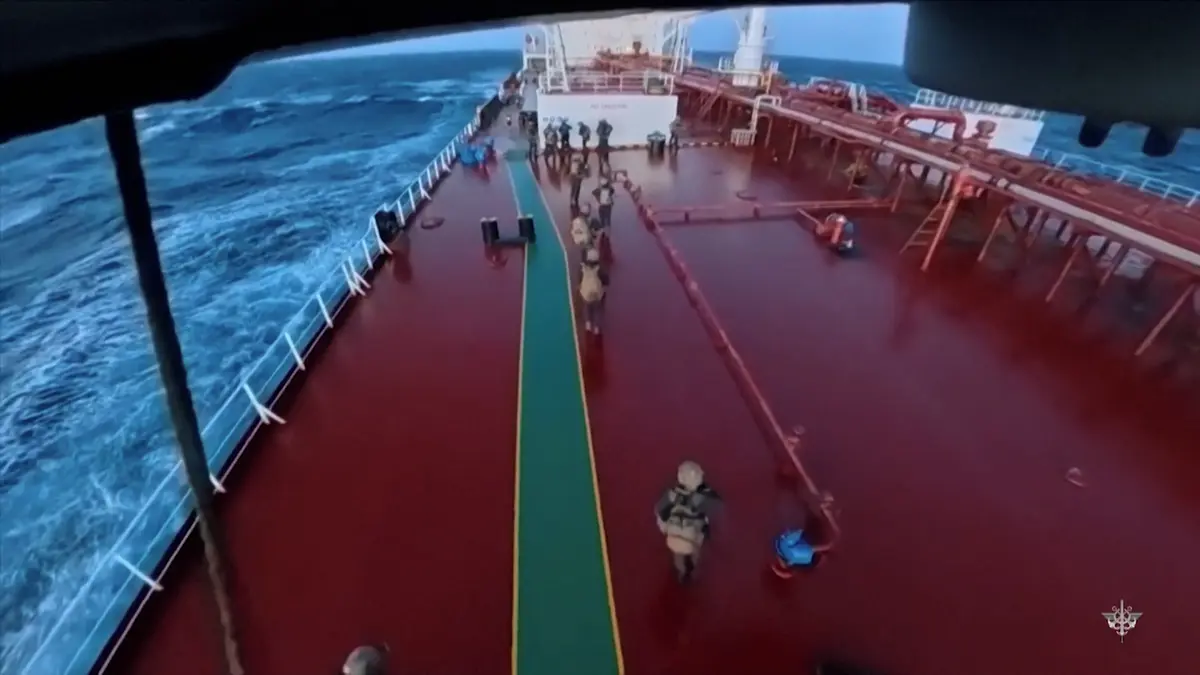 Stínová flotila na ruský plyn posílila o další čtyři lodě