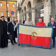 Do snahy o převzetí vlajky se zapojil i D. Duka.