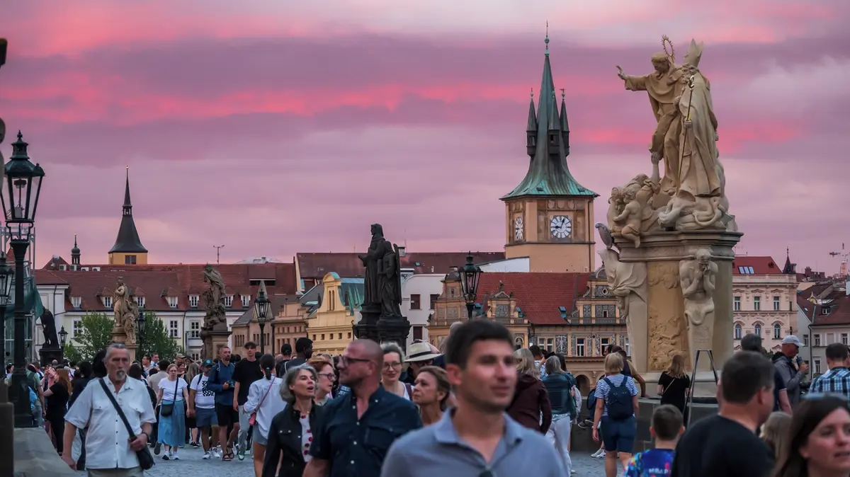 Turistů ubytovaných v hotelech loni v Česku přibylo. Z cizinců sem nejčastěji mířili Němci