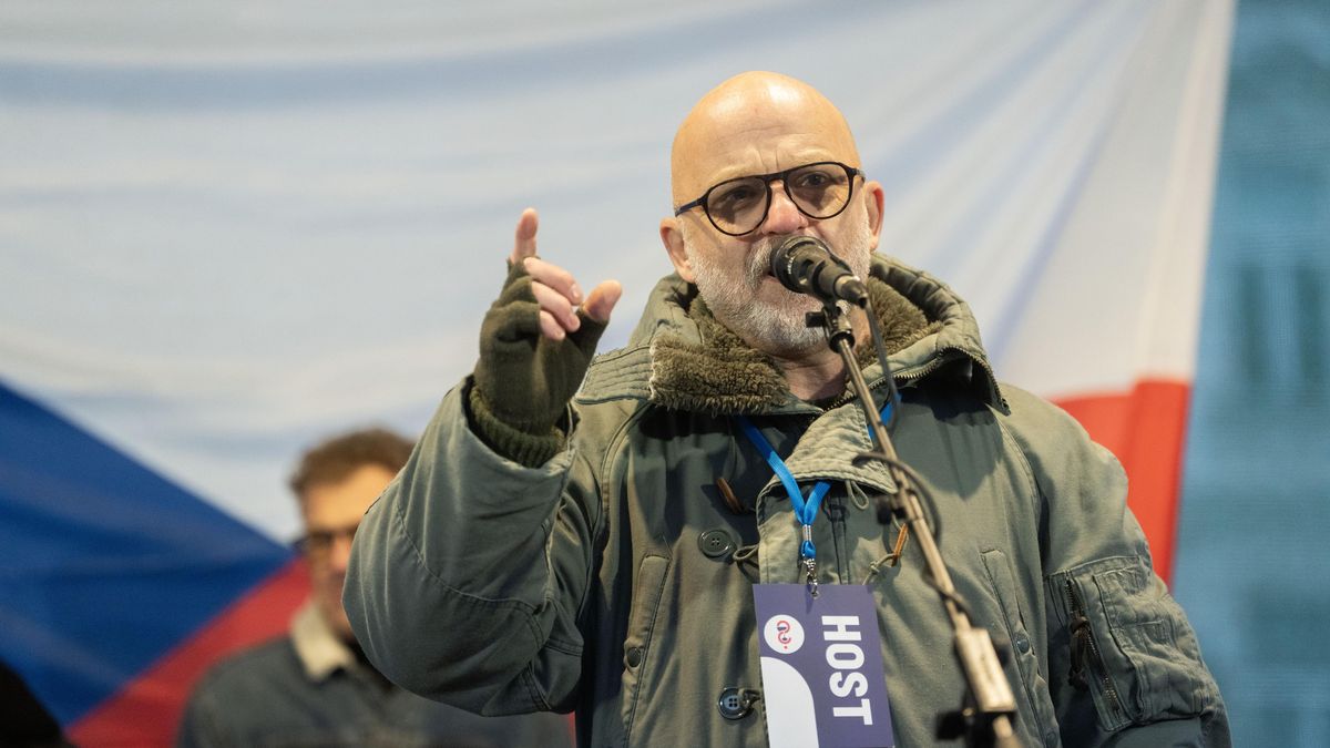 Umělci přijali Klempířovu výzvu, chtějí se ale sejít veřejně