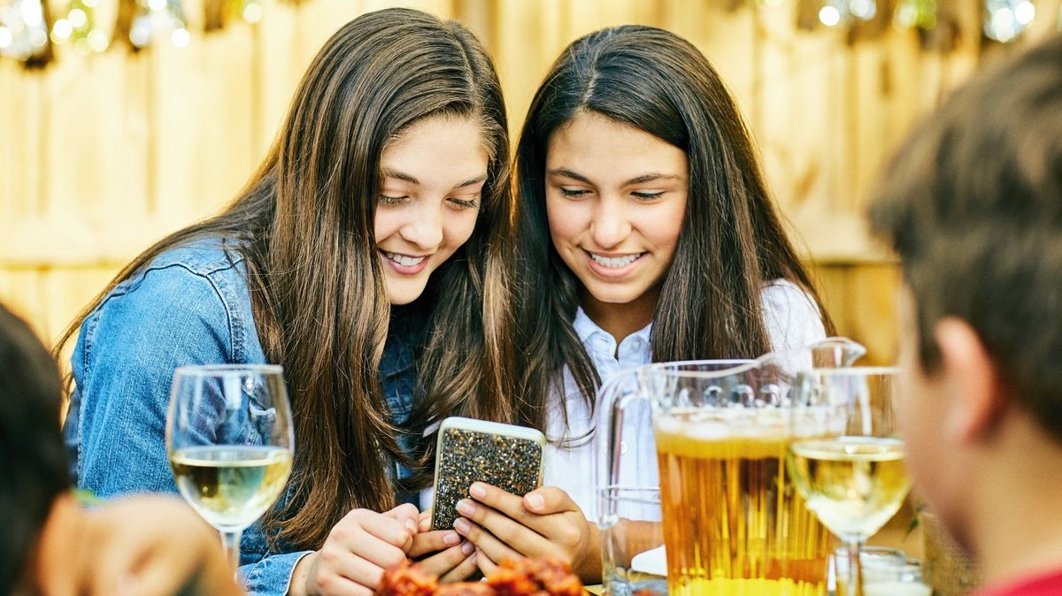 Méně alkoholu, víc problémů jinde. Mladí Češi mění návykové chování