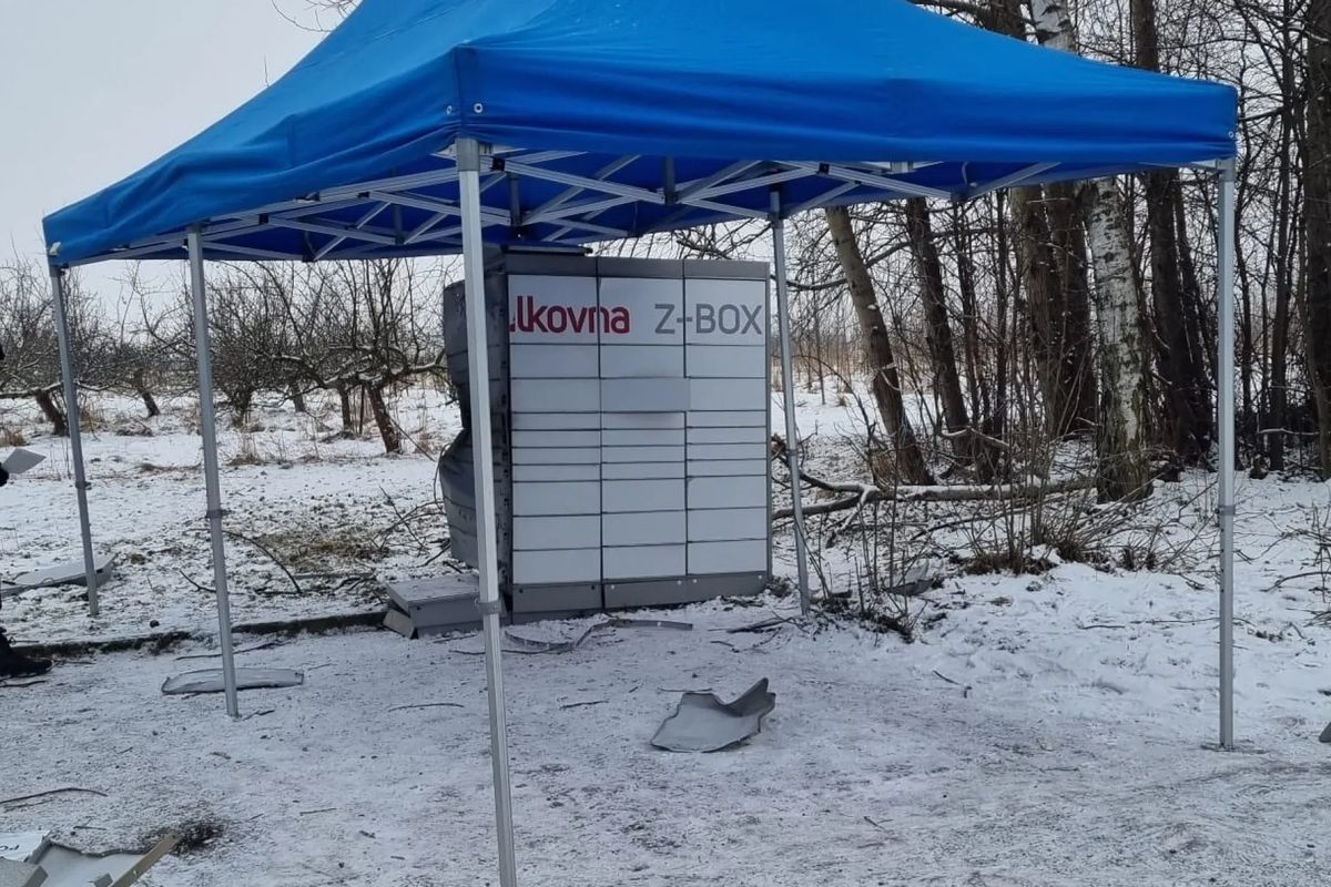 V Hnojníku explodovaly výdejní boxy, policie dopadla osmnáctiletého chlapce