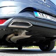 Koncovky v zadním nárazníku jsou pouze imitace.