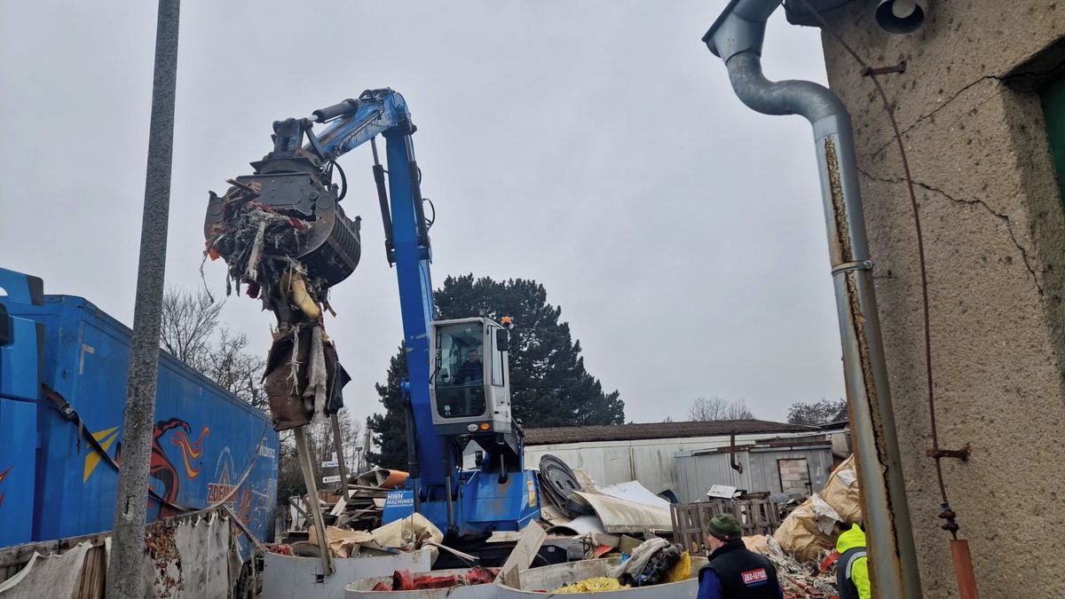 Odvoz nelegálního odpadu do Německa jde po roce jednání do finiše, zbývá ještě přes 200 tun