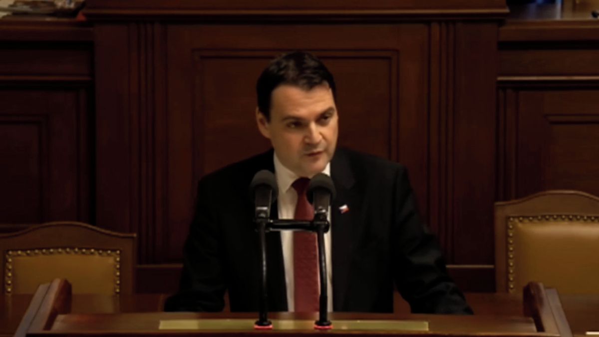 Prezident bojuje s temnou stránkou své osobnosti, řekl poslancům Macinka