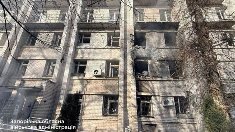 Rusko v noci vyslalo 90 dronů. Čtyři mrtví, zasažena byla i porodnice