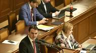 ON-LINE: Poslanci dál jednají o nedůvěře vládě. Macinka se pustil do Pavla
