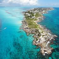 Moře okolo mexického Ostrova žen, Isla Mujeres, uhrane tyrkysovou barvou.