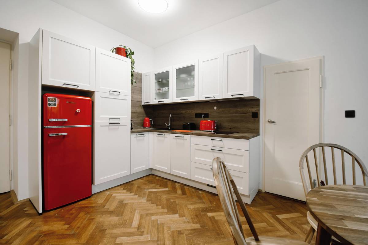 Spotřebiče v retro stylu jsou přesně tím prvkem, který celý prostor oživují.