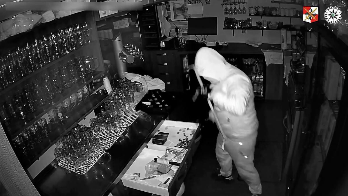 Půl roku vykrádali kasy na Liberecku i jinde. Hrozí jim až 8 let za mřížemi