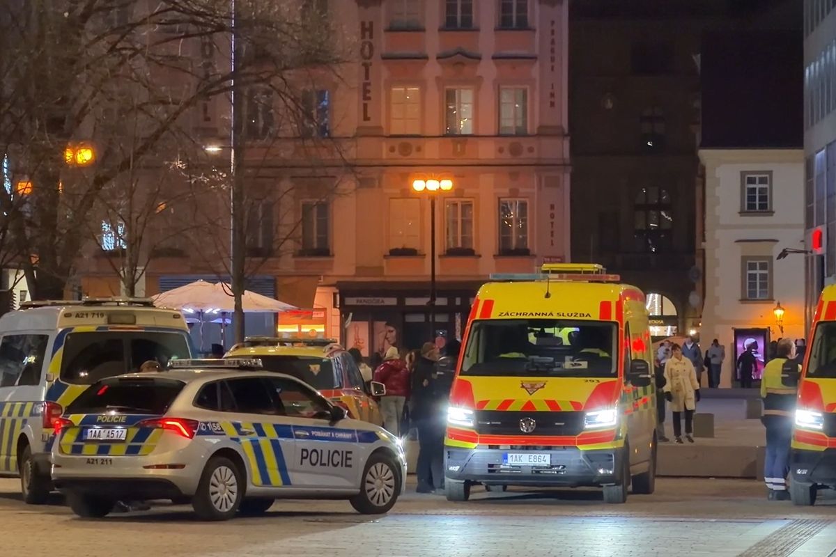 Záchranáři v centru Prahy zasahovali u dvou lidí předávkovaných kanabinoidy