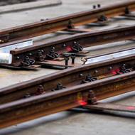 Nové koleje budou po instalaci čekat na nové vozy, ty staré skončí v muzeích.