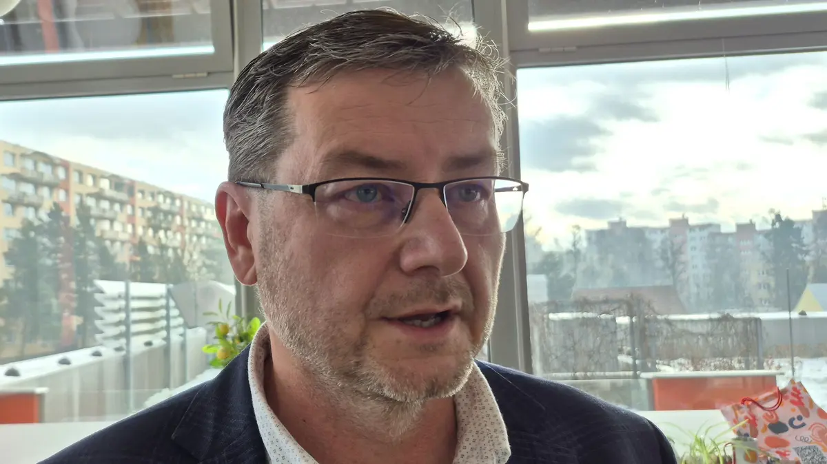 V Karviné marně hledají svého primátora, který figuruje ve fotbalové korupční kauze