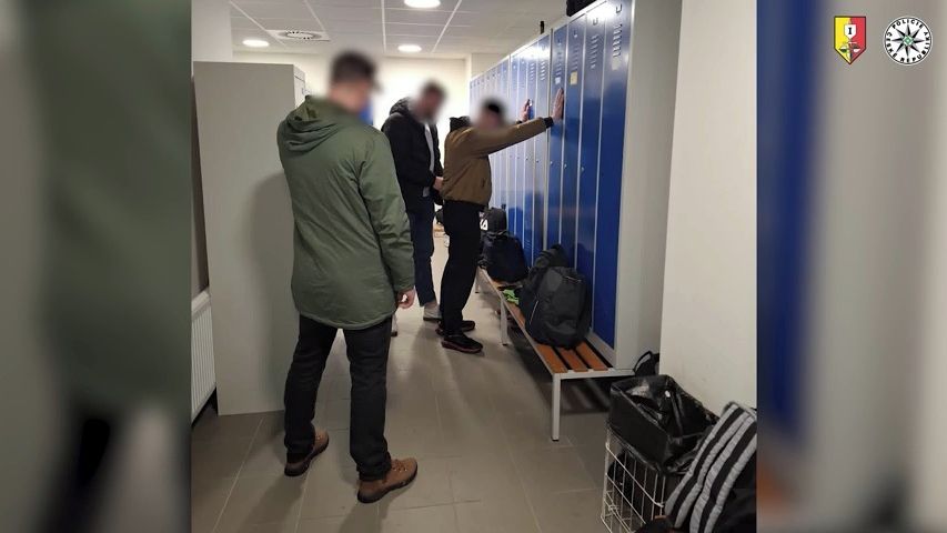 Cizinec se v Praze skrýval před vězením za převaděčství, zadrželi ho na poslední chvíli