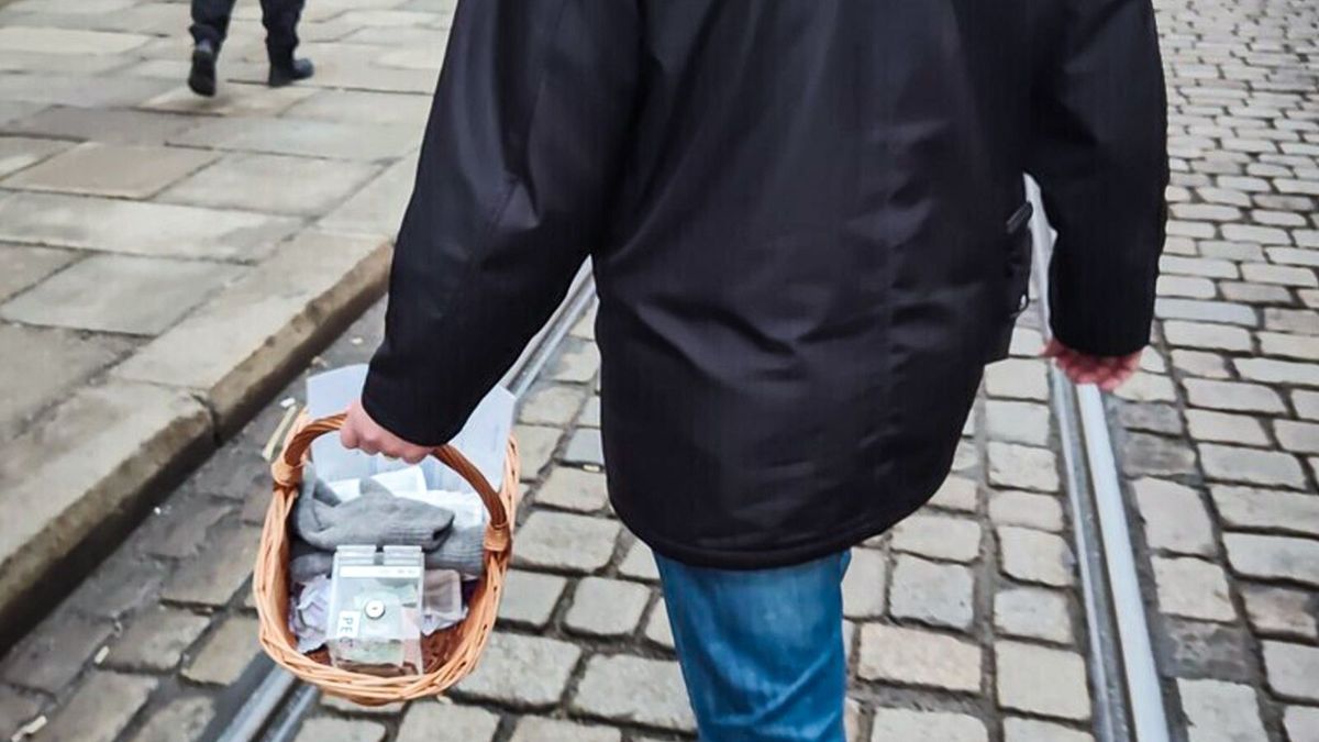 Muž vybíral peníze do sbírky pro děti. Ta ale skončila už před čtyřmi lety