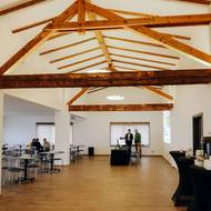 Historické prostory jsou dějištěm celé řady svateb, oslav, teambuildingů, konferencí i komunitního setkávání lidí