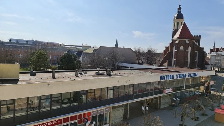 Začíná demolice Slezanky, která dlouhá léta hyzdila náměstí v Opavě