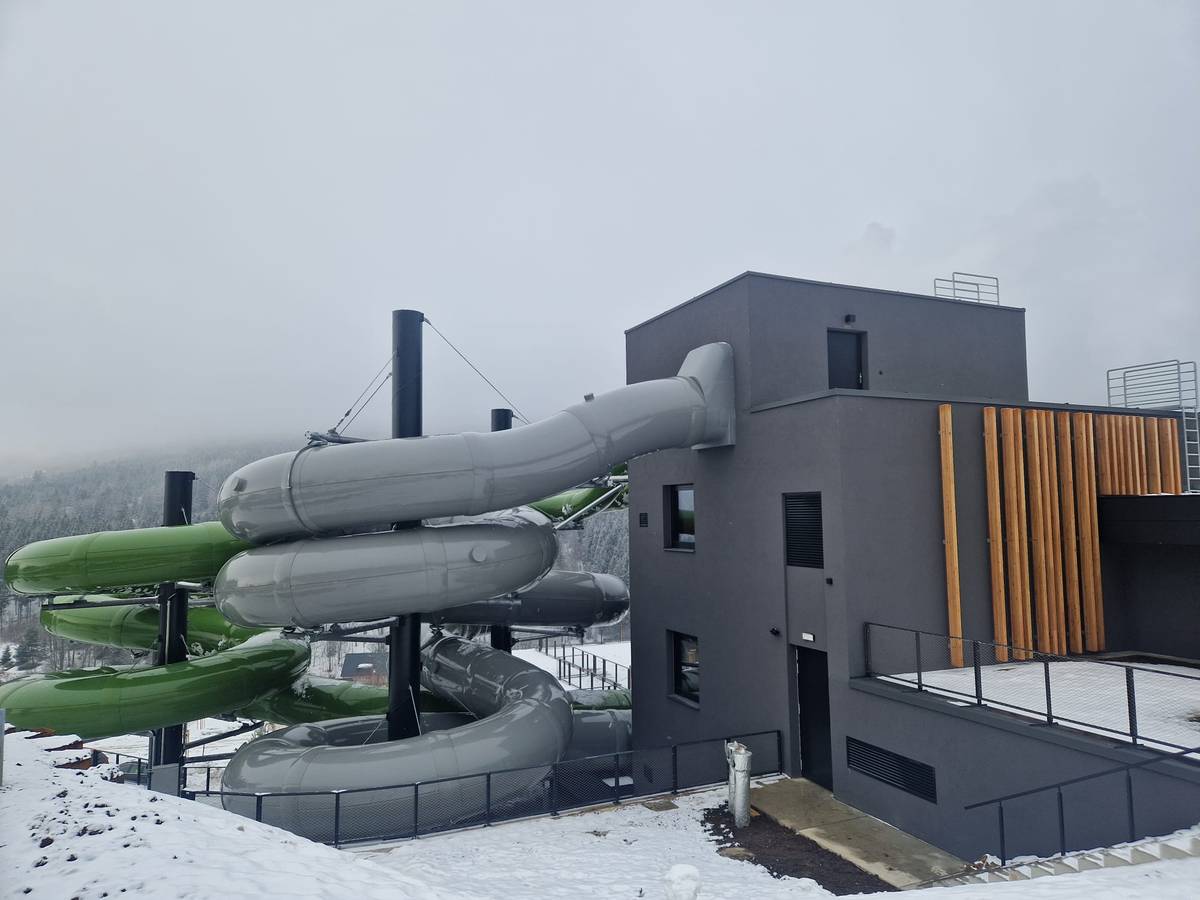 Mezi atrakcemi nechybí ani zateplené tobogány.