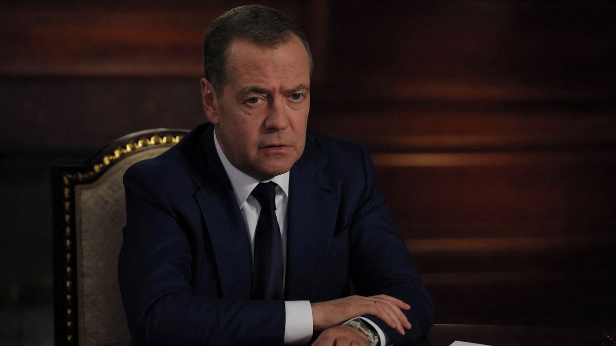 Nejsme blázni, kdo potřebuje globální konflikt? prohlásil Medvěděv