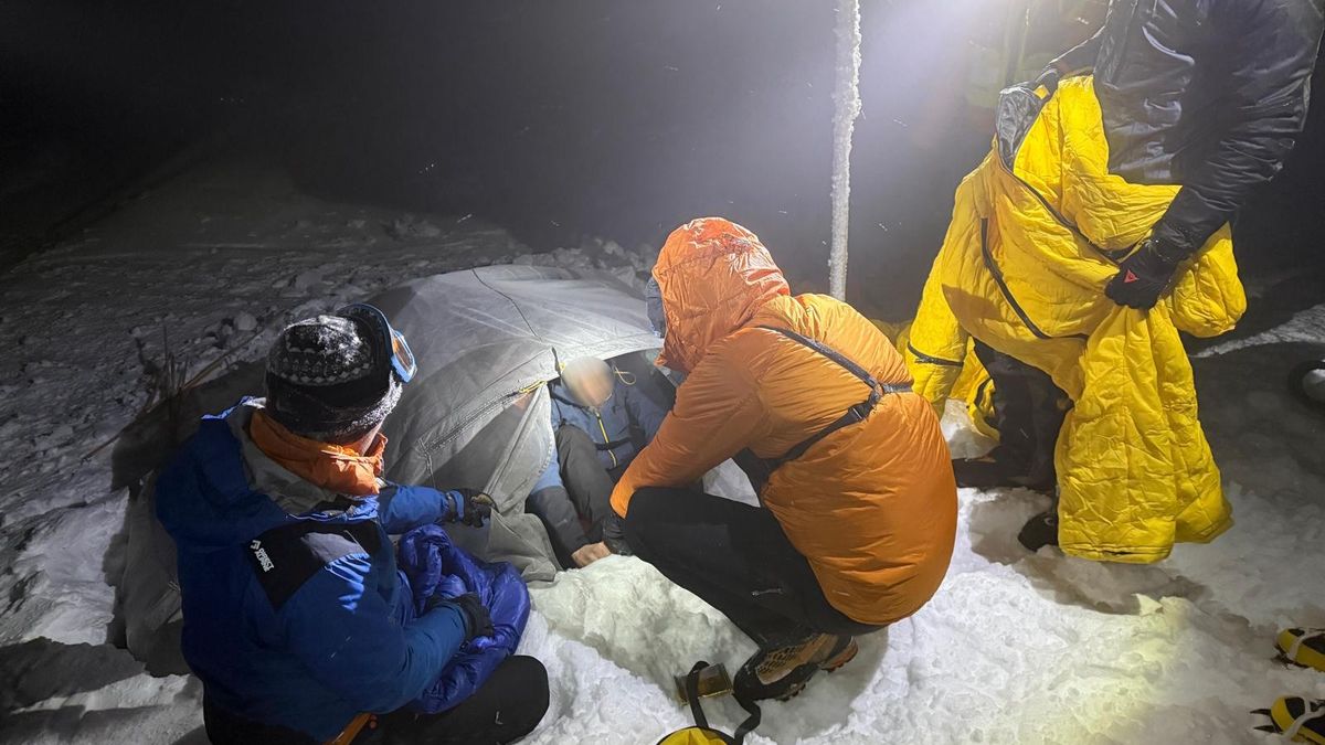 Trojice českých turistů uvízla na hřebeni Nízkých Tater