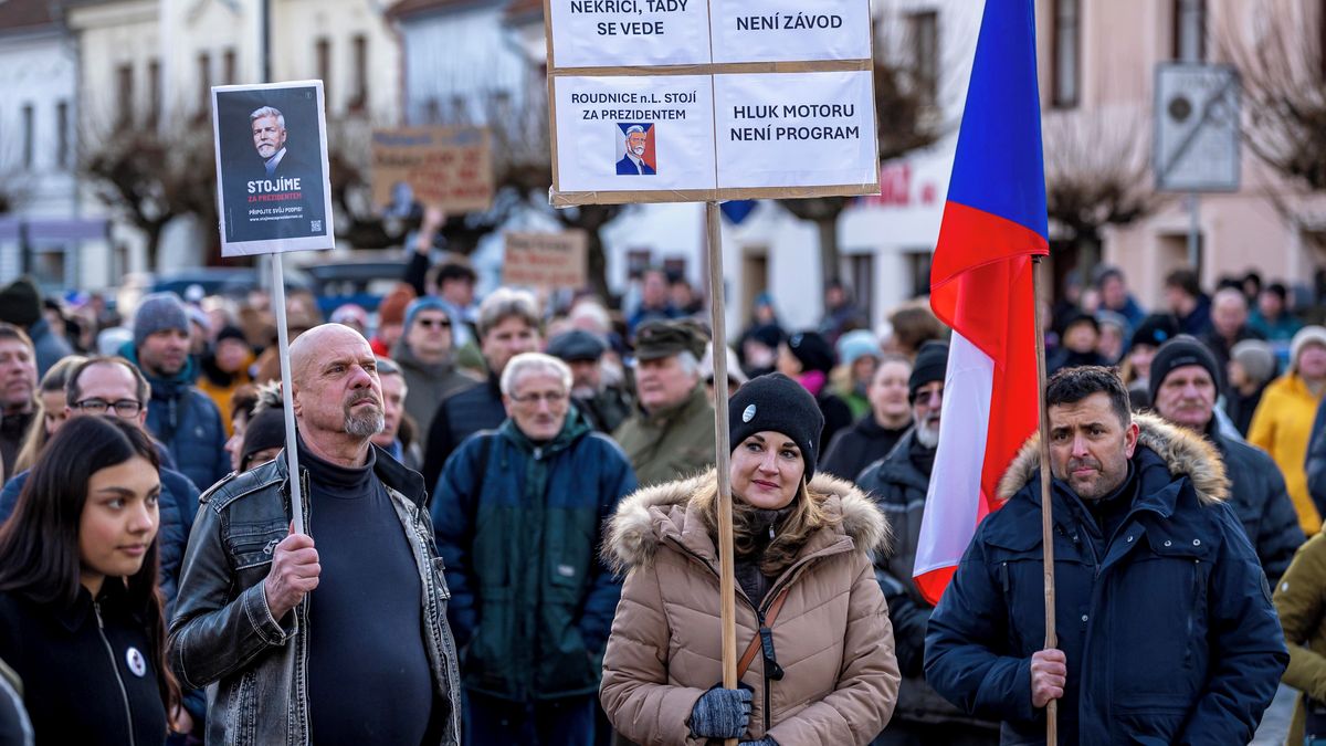 FOTO: Demonstrace na podporu prezidenta vyjely za hranice Prahy