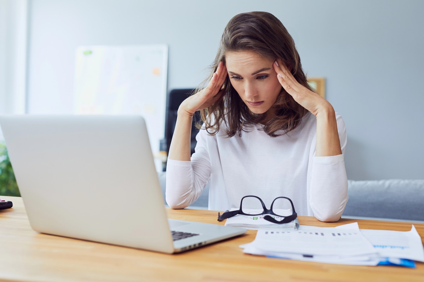 Căng thẳng, thiếu tin tưởng và ít được công nhận. Tâm trạng nhân viên đang xấu đi