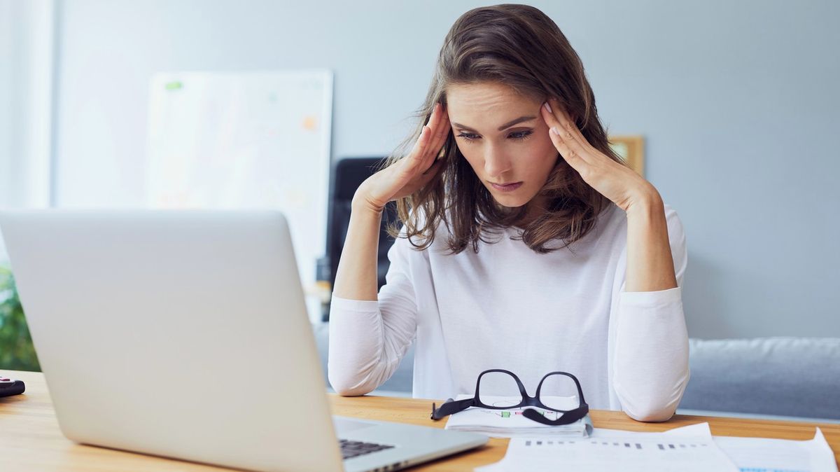 Přetížení, nedůvěra a málo uznání. Nálada zaměstnanců se zhoršuje