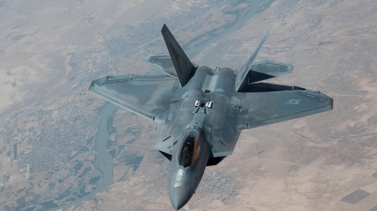 Americké F-22 jsou v Izraeli. Ten považuje útok na Írán za nevyhnutelný