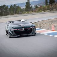 Golf GTI Roadster „Vision Gran Turismo“ vznikl jako kombinace reálného a virtuálního světa.