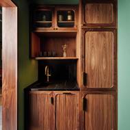 Hosté mají k dispozici menší spíž s kuchyňkou.