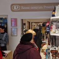 K dostání je vše od skleniček a hrníčků až po čajové nebo kávové soupravy.