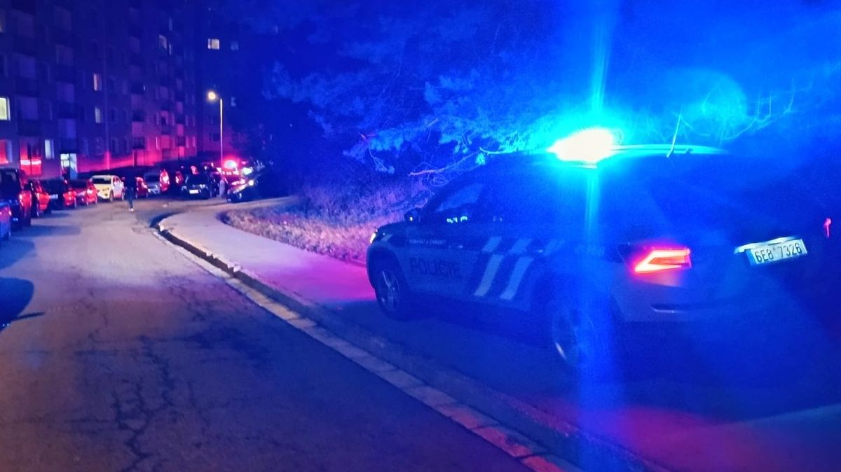 V Chrudimi napadli člověka, zraněného odvážel vrtulník