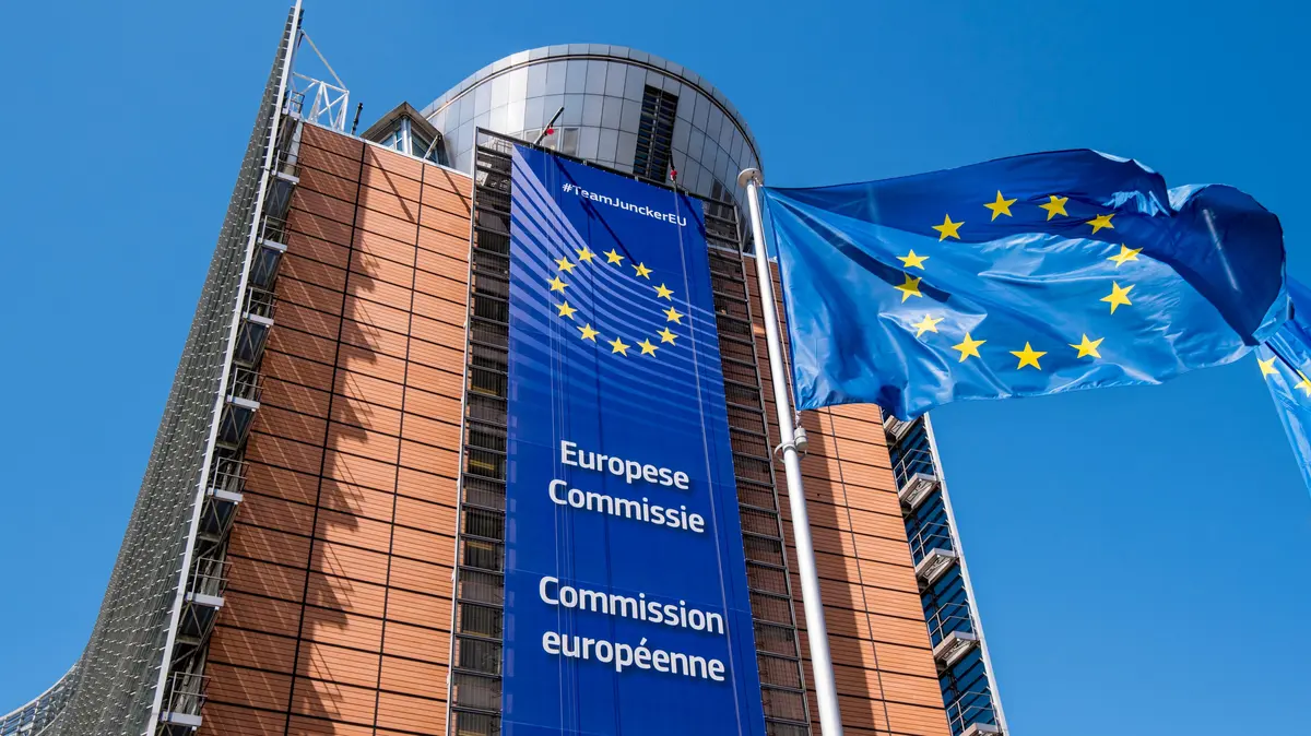 Evropská komise chce koordinovat plnění zásobníků plynu a uvolňování zásob ropy