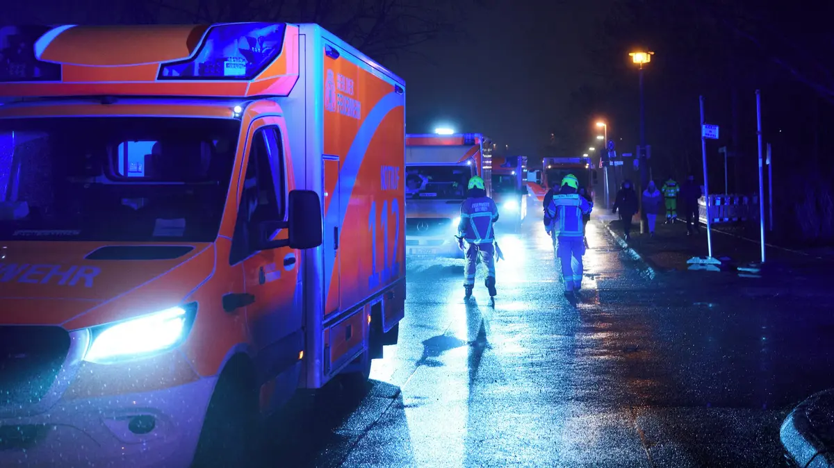 Po požáru výškového domu v Berlíně zemřelo dítě, další dva lidi našli v bezvědomí