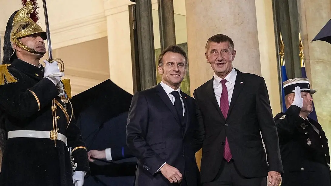 Babiš povečeřel s francouzským prezidentem. Řešili Macronův plán, povolenky i Ukrajinu
