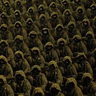 Severní Korea má jednu z největších armád na světě. Díky povinné desetileté vojenské službě pro muže se její síla odhaduje na milion vojáků. Vojenskou povinnost mají i ženy. 