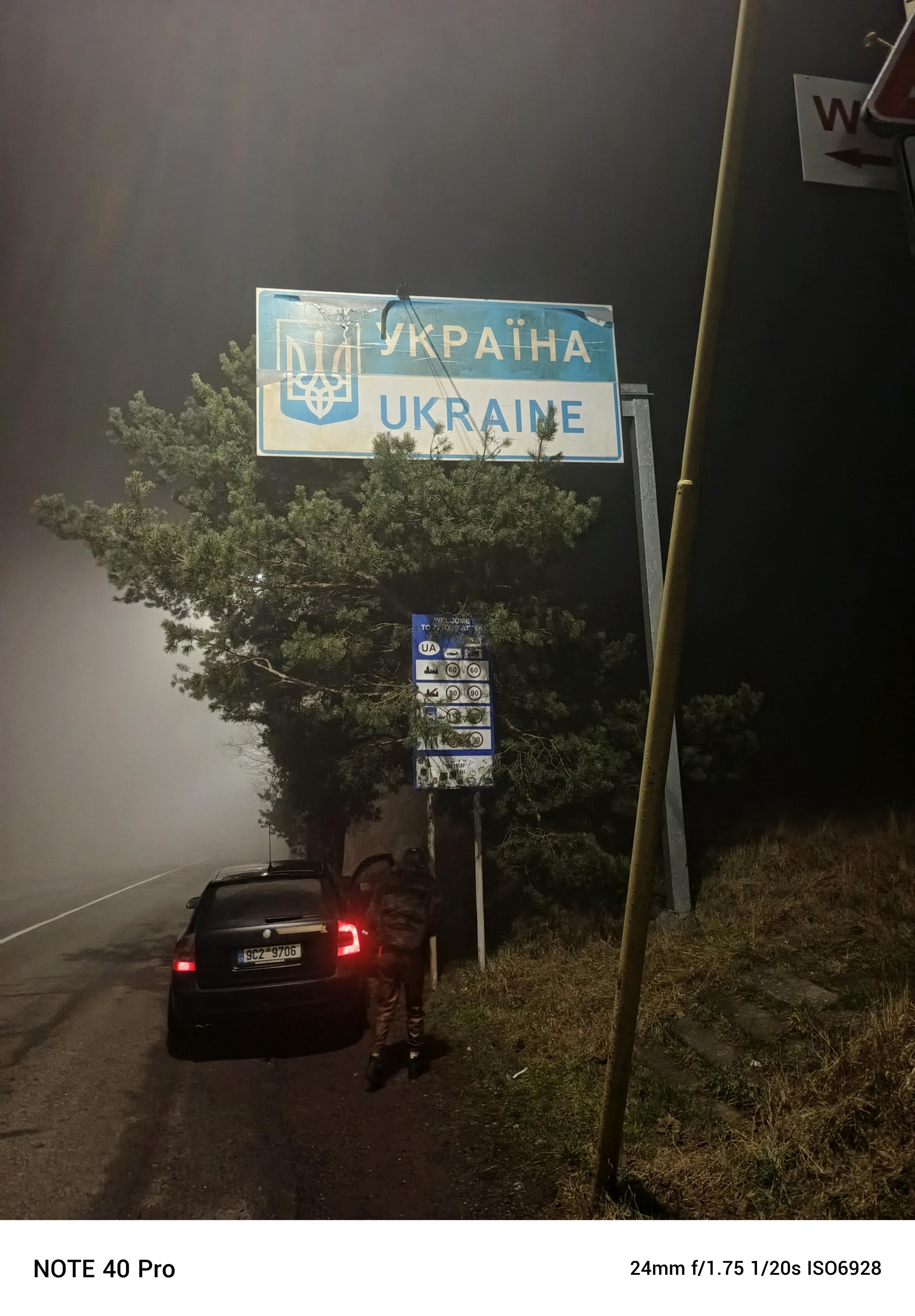 Jihočeský taxikář pomohl ženě dostat se na Ukrajinu. Celníci mu následně zabavili auto