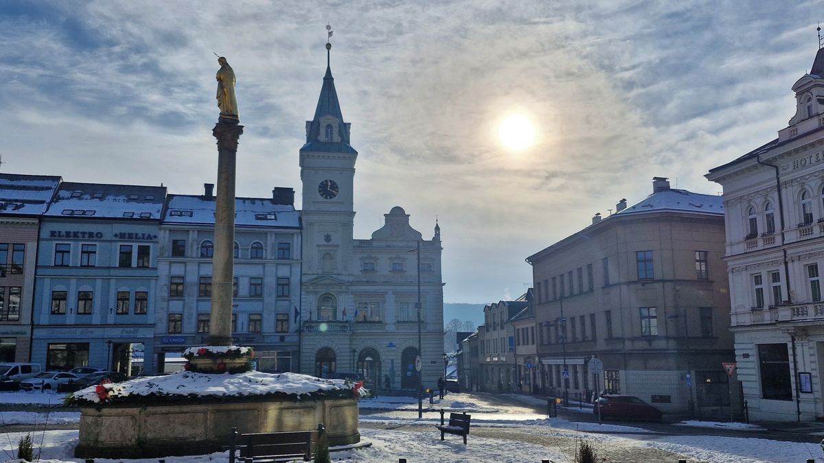 Turnov začíná s opravami věže radnice, chce ji zpřístupnit k výročí