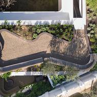 Současný vzhled zahrady měl na starost zahradní architekt William Dangar.