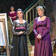 Evelína Studénková a Alena Antalová nad Elinořiným obrazem